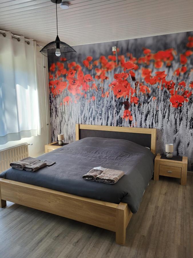 Mary'S Poppies - Bed & Breakfast Blandain Zewnętrze zdjęcie